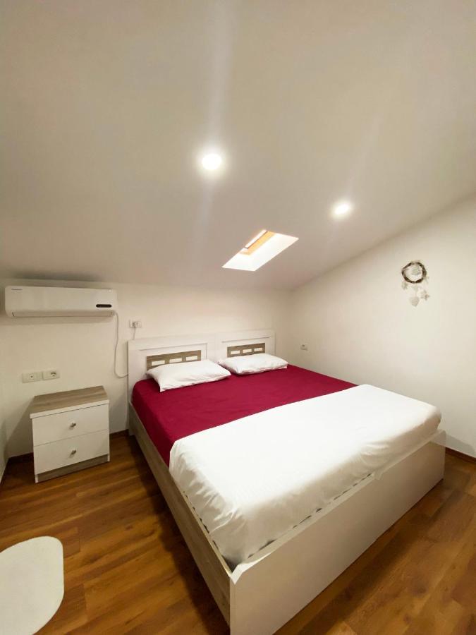 Guest House Himaj Berati Exterior foto