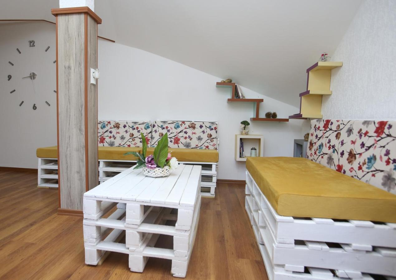 Guest House Himaj Berati Exterior foto